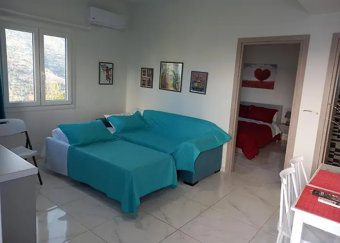 Levante αndros * Ménites