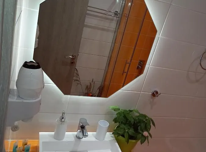 Levante αndros * Ménites