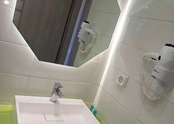 Levante αndros * Ménites